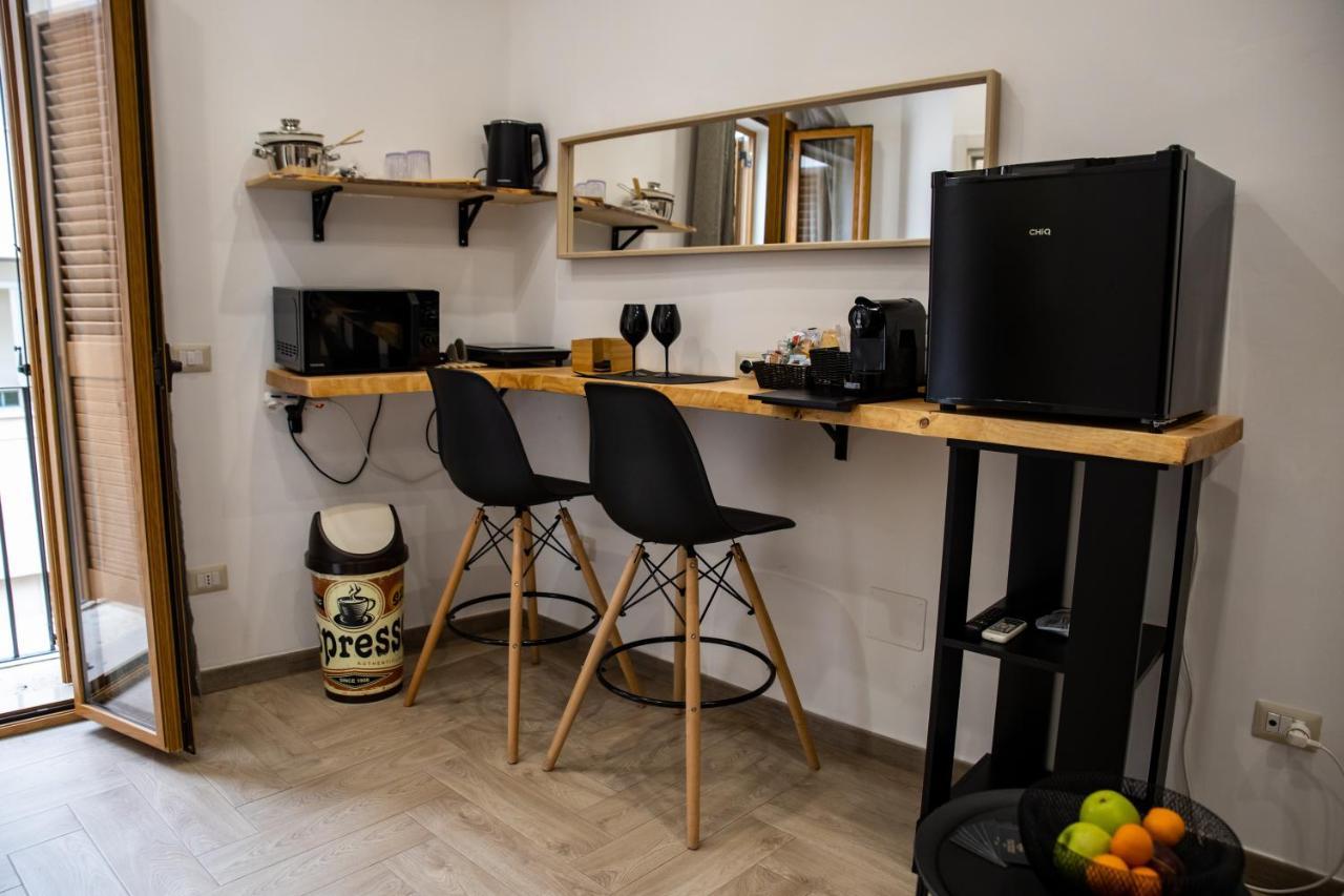 Geometric Art Home Bari Bagian luar foto