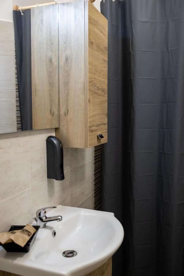 Geometric Art Home Bari Bagian luar foto