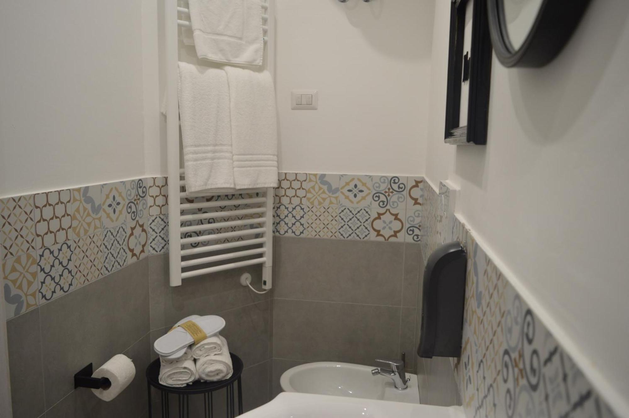 Geometric Art Home Bari Bagian luar foto